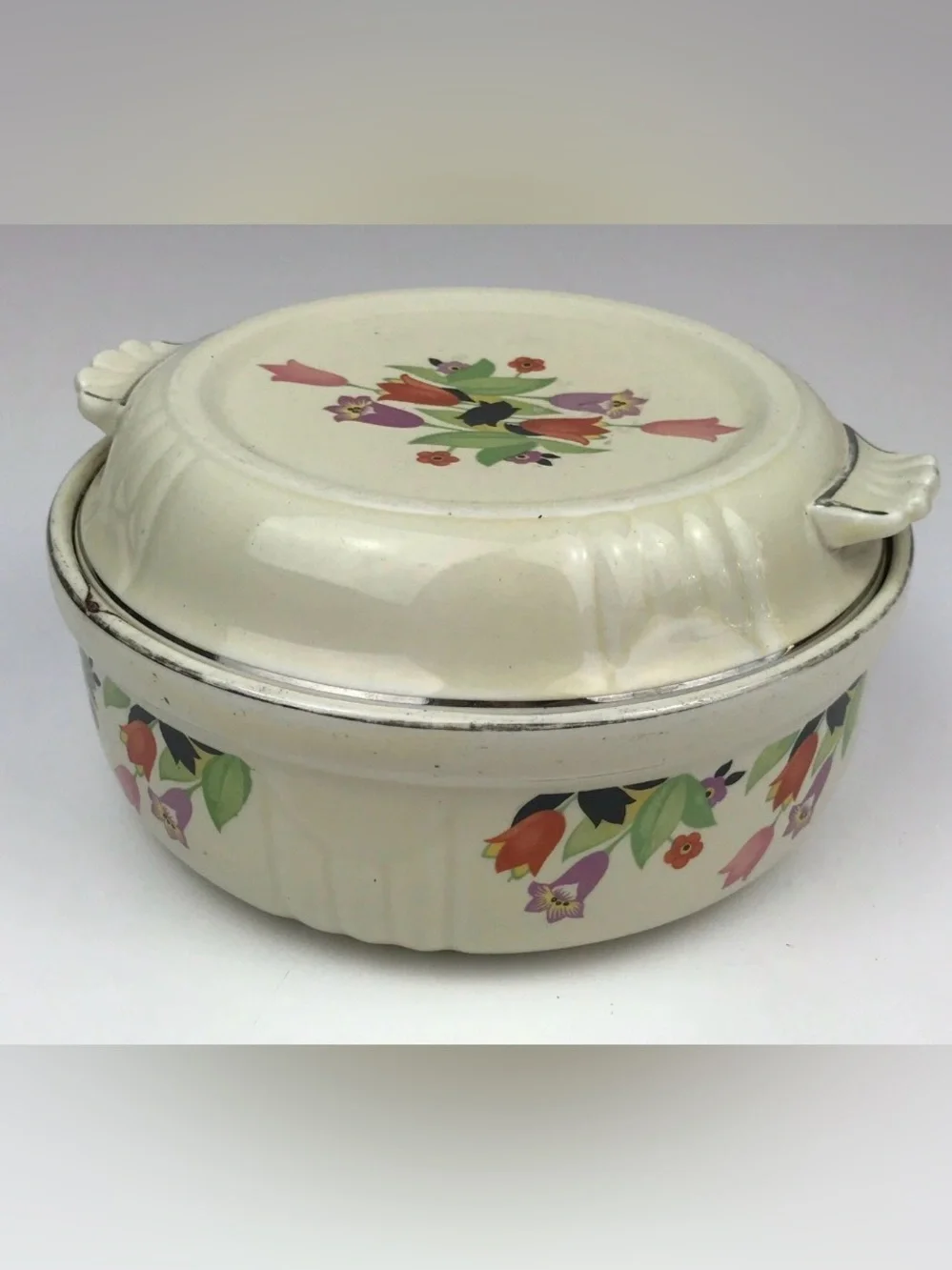 Vintage Hall’s Superior Covered Casserole – Radiance Shape Crocus/Tulip UV